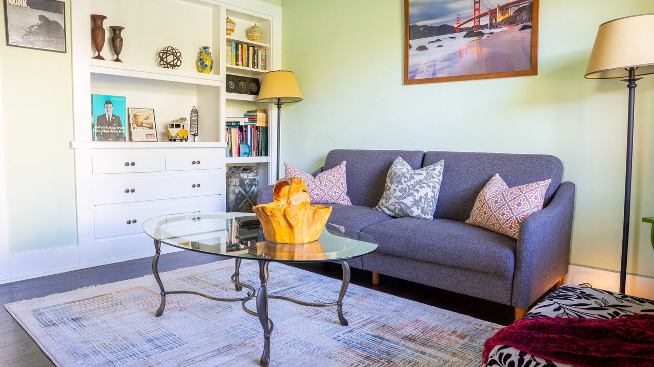 Photo of Livingroom in West Alameda