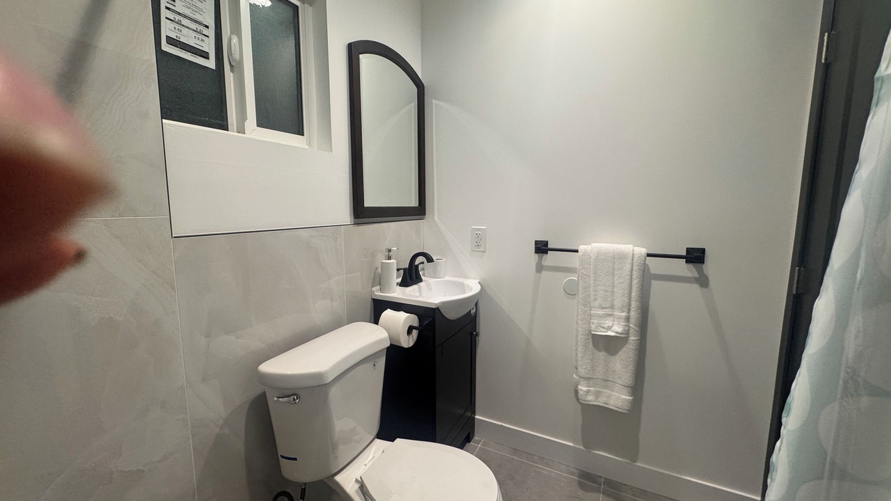 Photo of Bathroom in Harbor