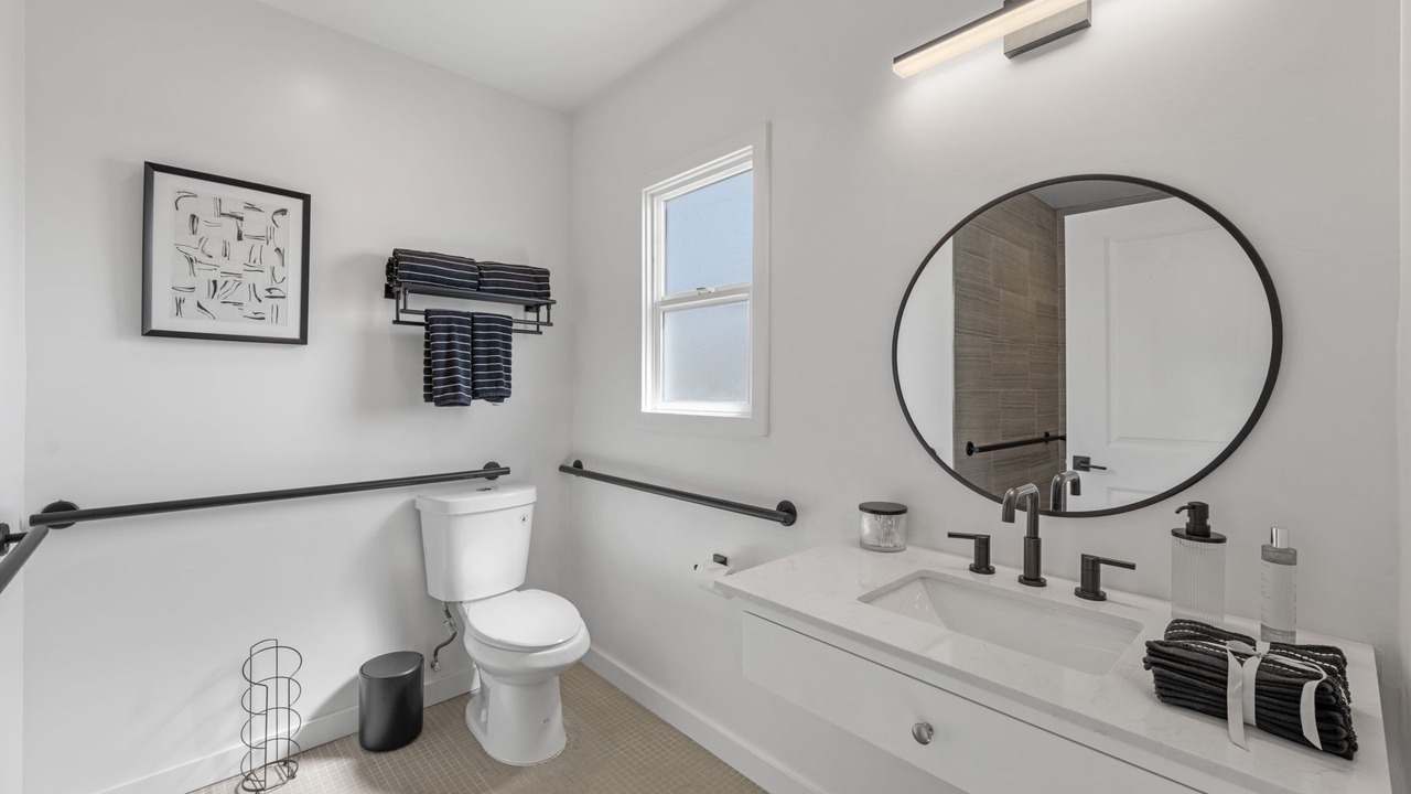 Photo of Bathroom in South Oceanside
