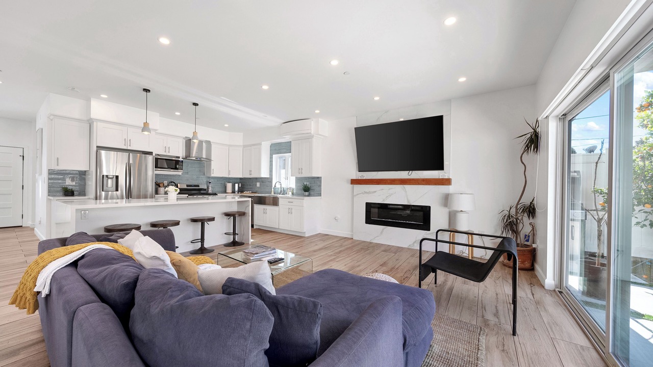 Photo of Livingroom in Mid City