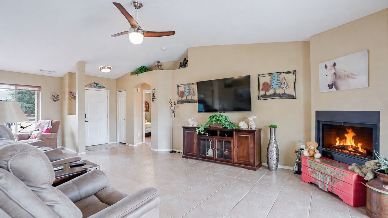 Photo of Livingroom in Prescott Valley Units