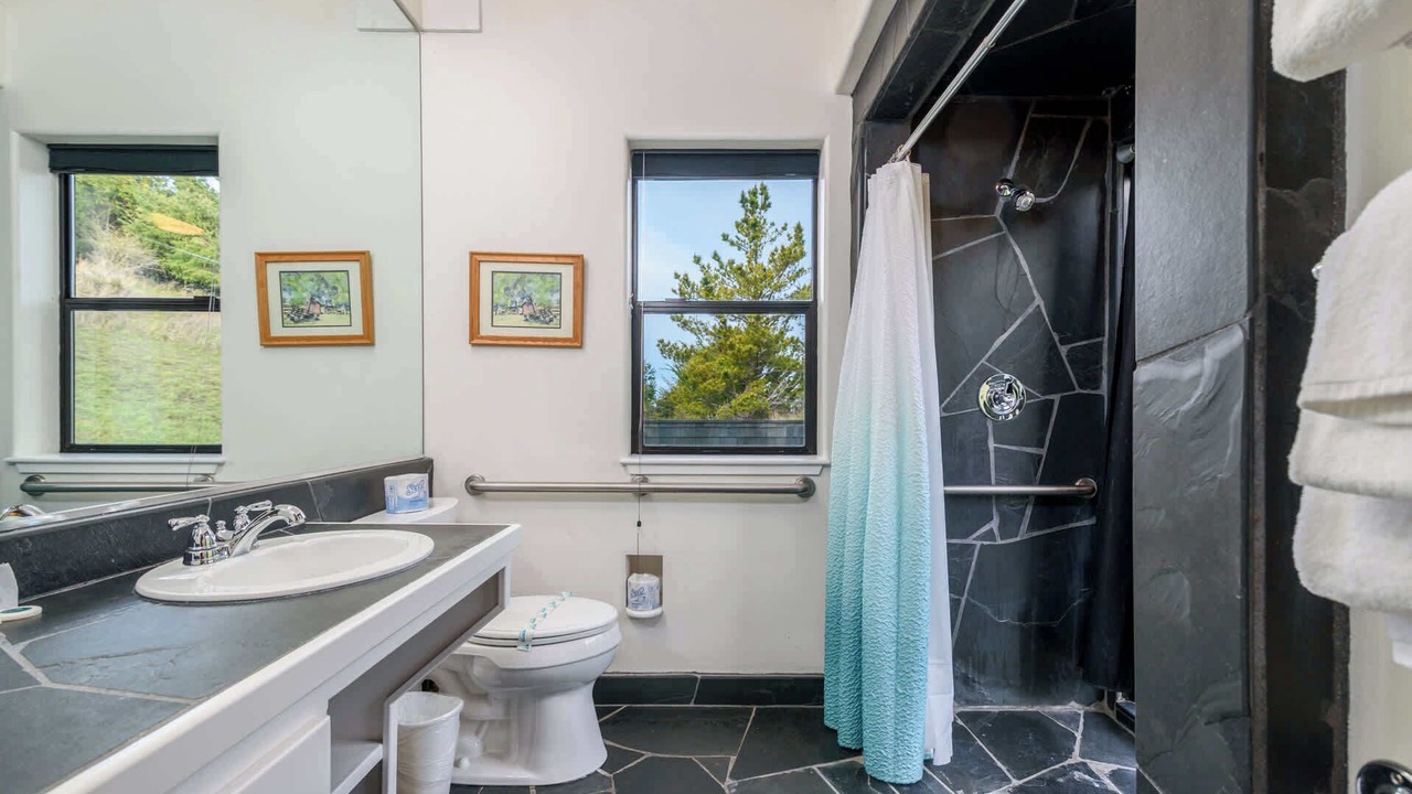 Photo of Bathroom in Sea Ranch