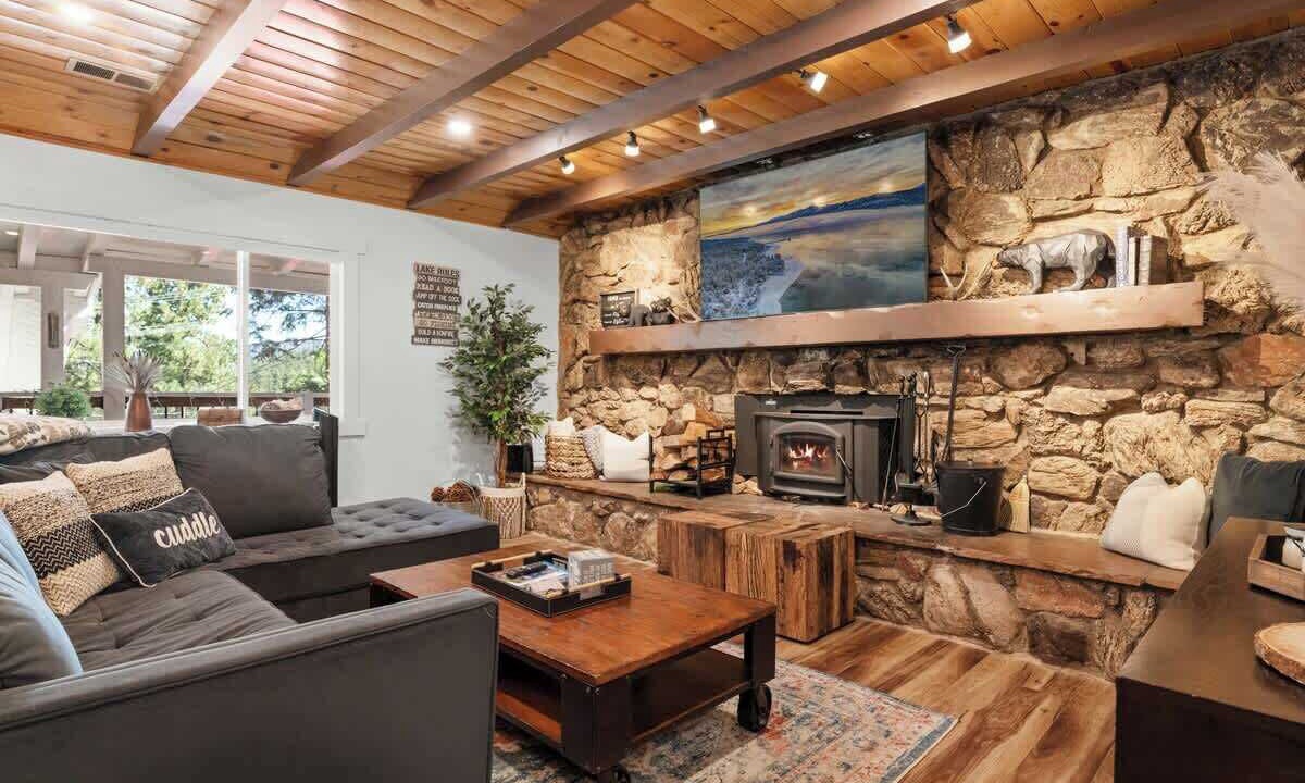 Photo of Livingroom in Big Bear Lake
