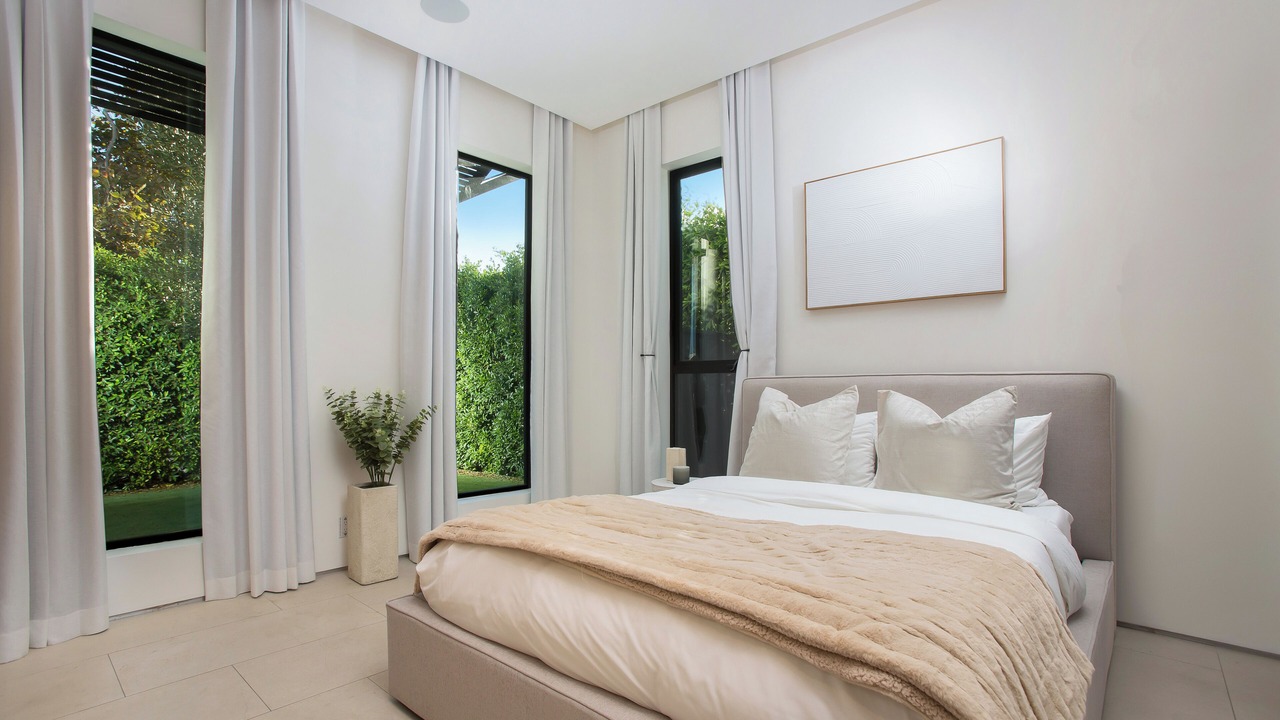 Photo of Bedroom in Beverly Hills