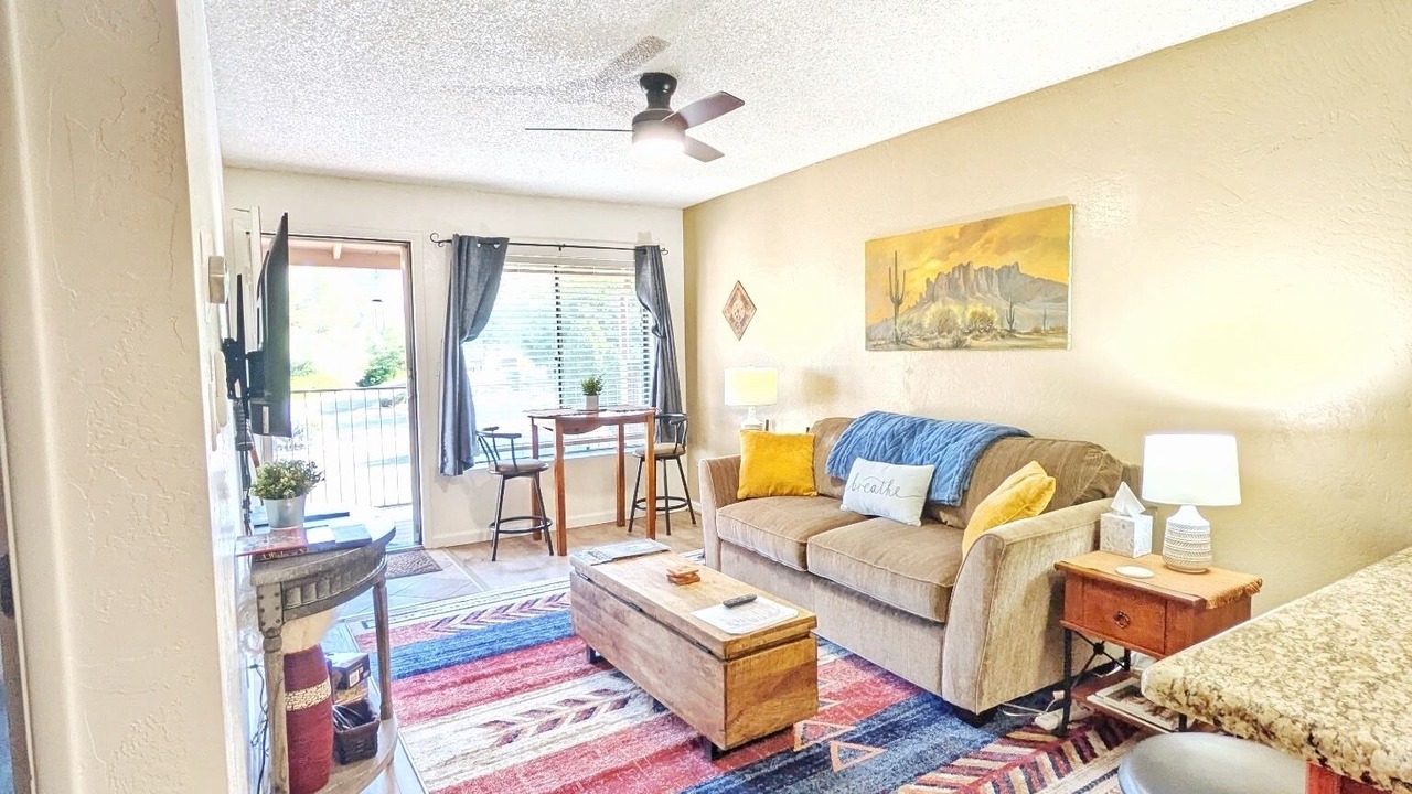 Photo of Livingroom in Oak Creek