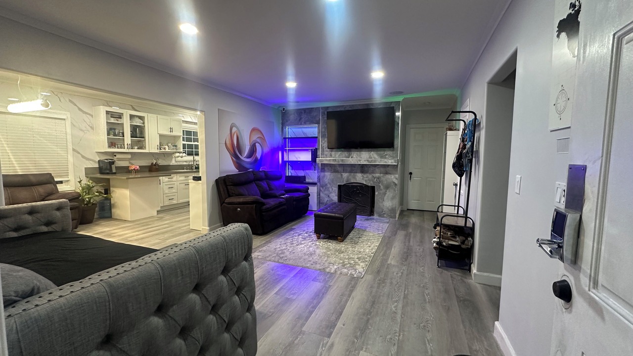 Photo of Livingroom in Los Angeles