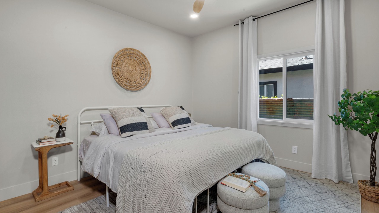 Photo of Bedroom in Midway City