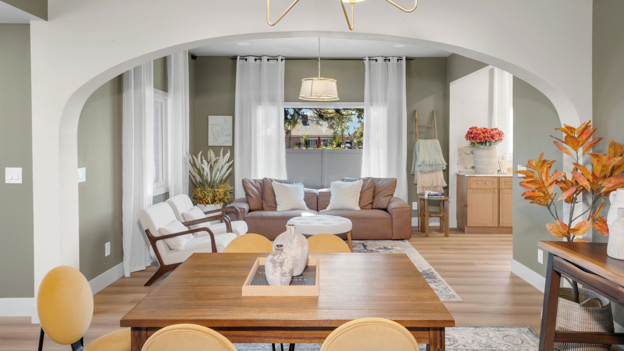 Photo of Livingroom in Midway City