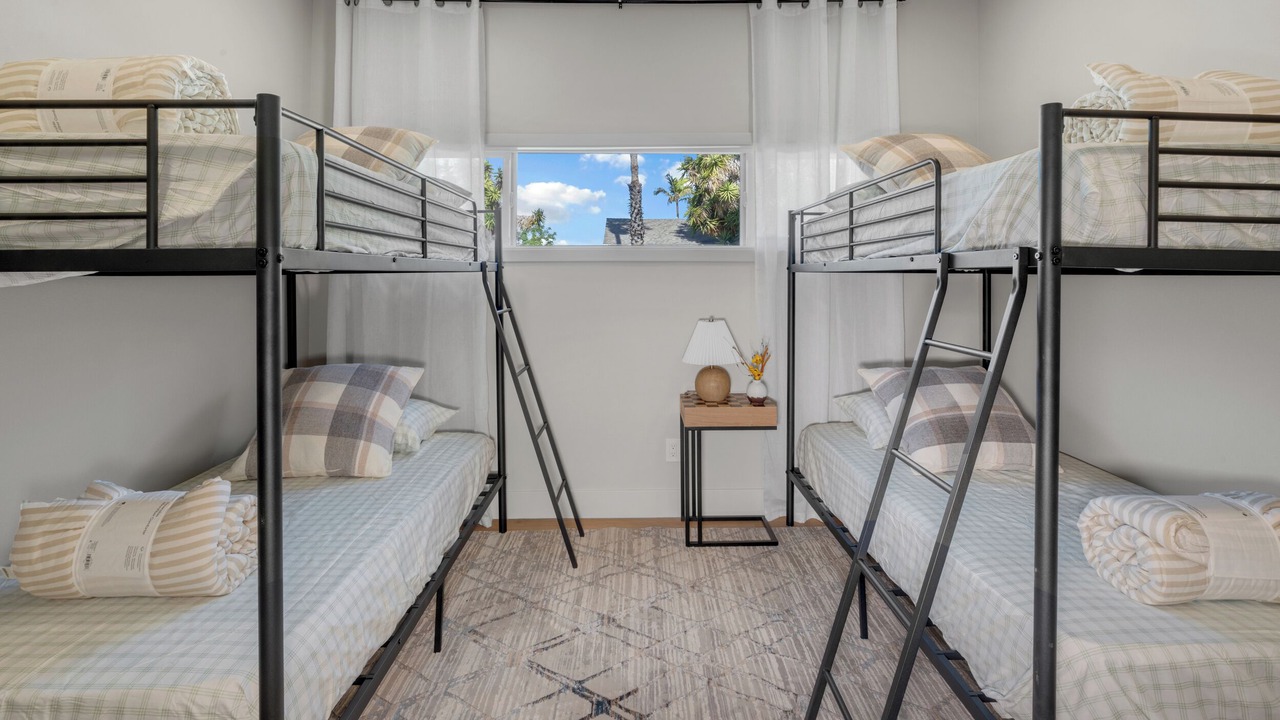Photo of Bedroom in Midway City