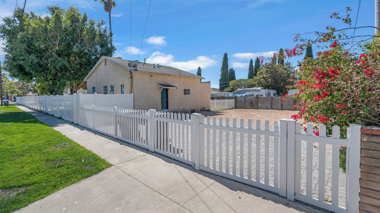 Photo of Outdoor in Midway City