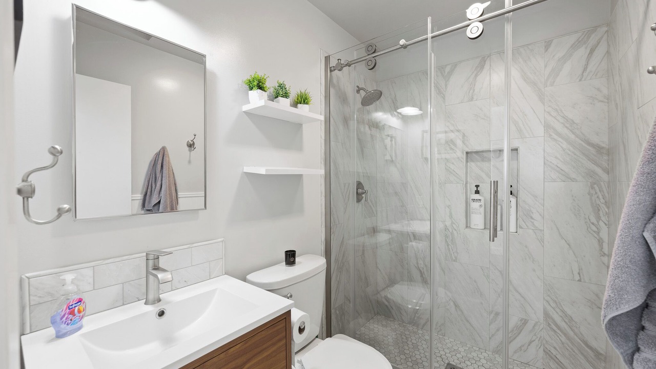 Photo of Bathroom in Avalon