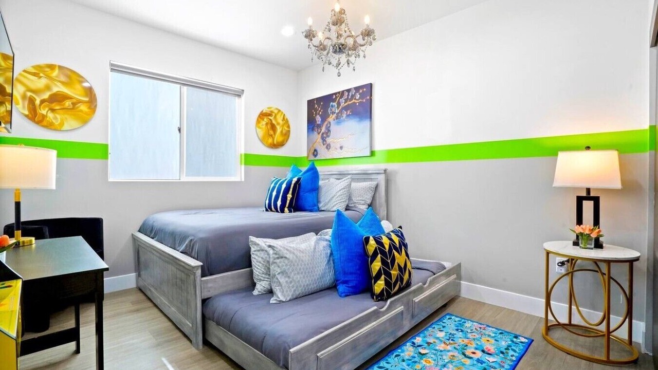 Photo of Bedroom in NoHo Arts District