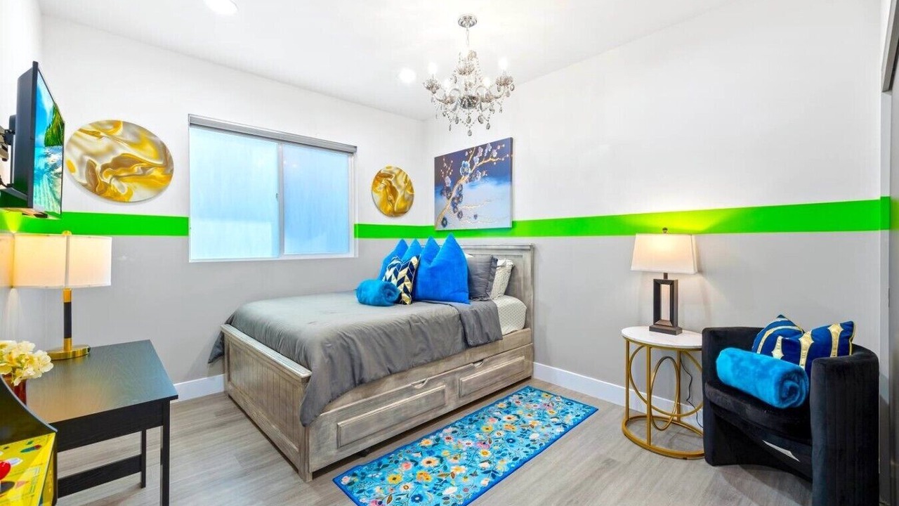 Photo of Bedroom in NoHo Arts District