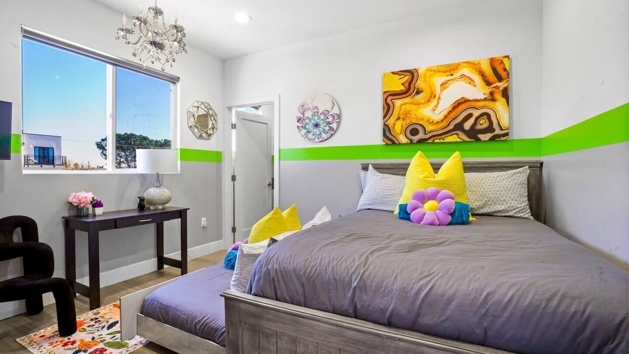 Photo of Bedroom in NoHo Arts District