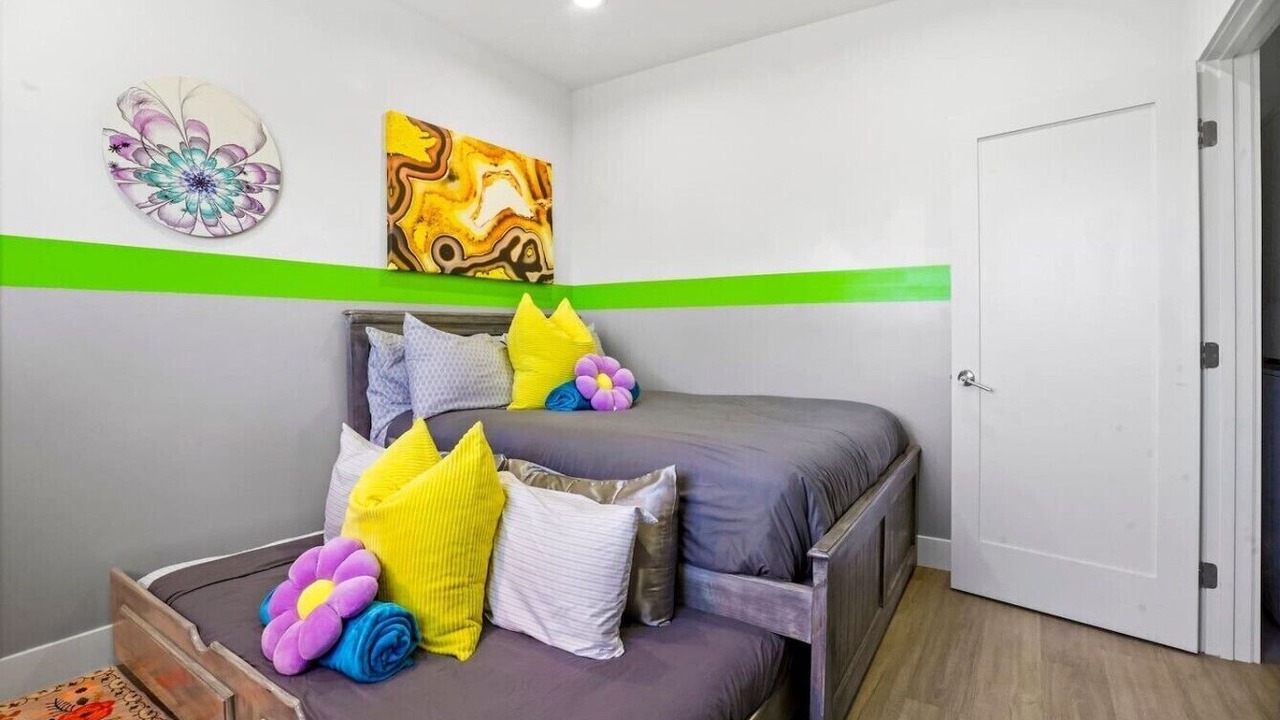 Photo of Bedroom in NoHo Arts District