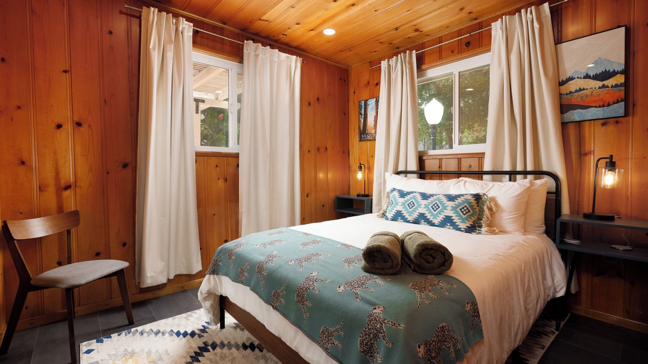 Photo of Bedroom in Crestline