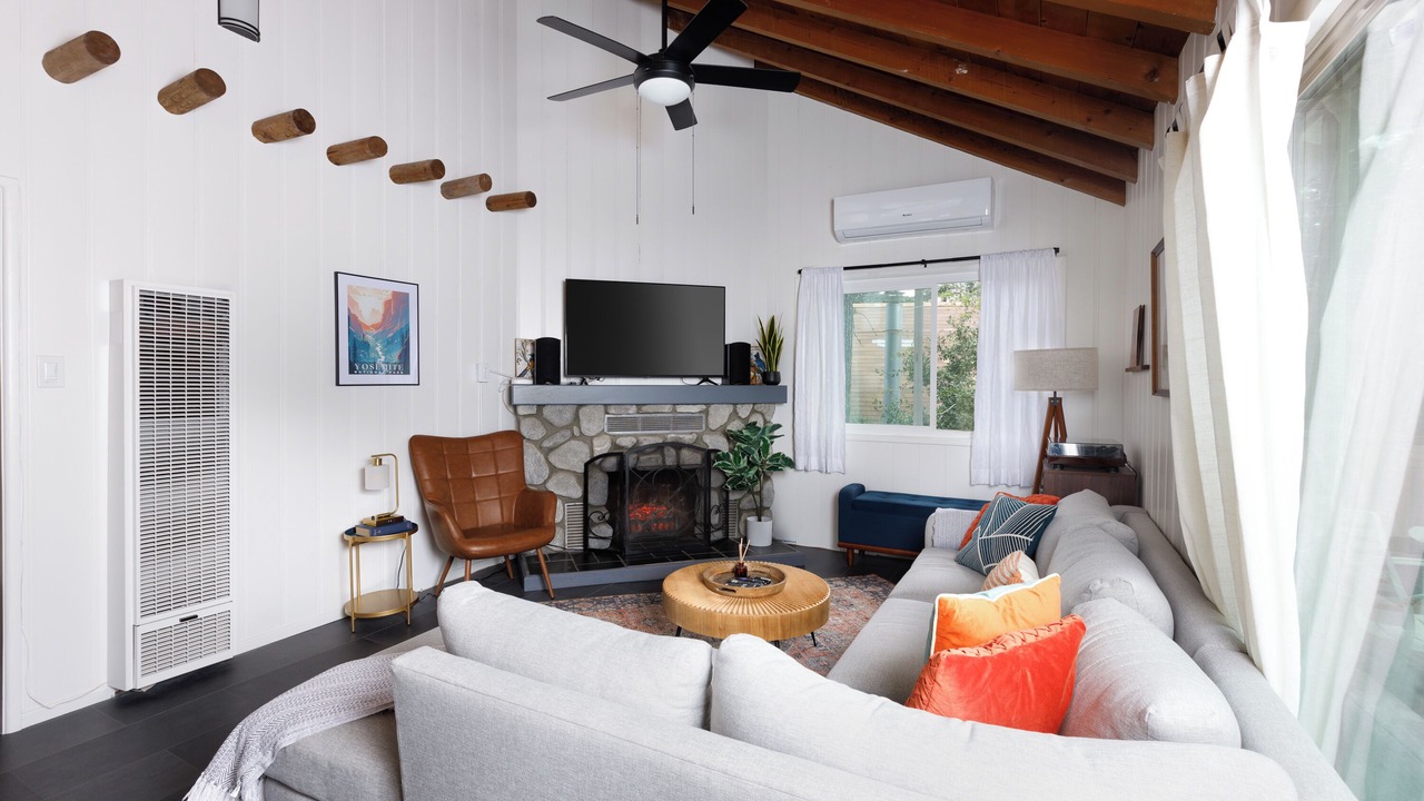 Photo of Livingroom in Crestline