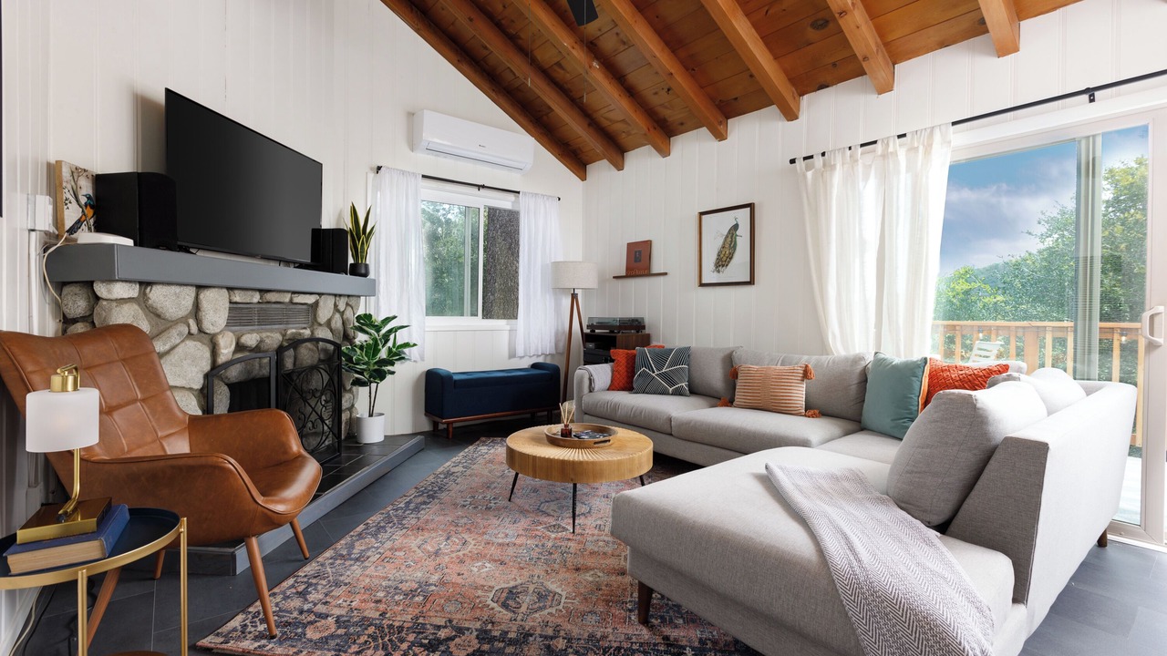 Photo of Livingroom in Crestline