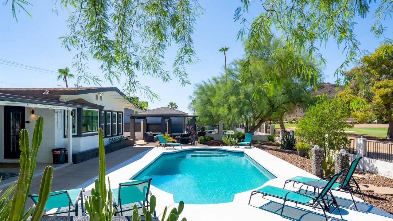 Photo of Outdoor in Moon Mountain Vistas