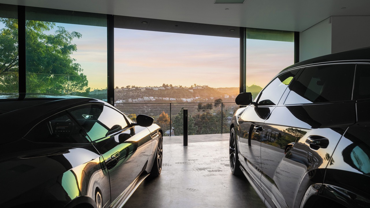 Photo of Others in Hollywood Hills