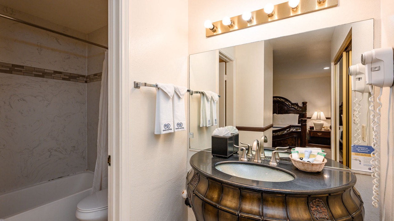 Photo of Bathroom in Avalon