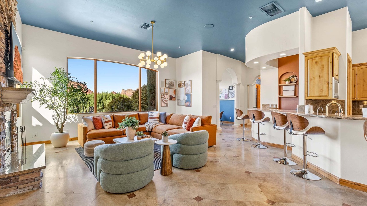Photo of Livingroom in Oak Creek