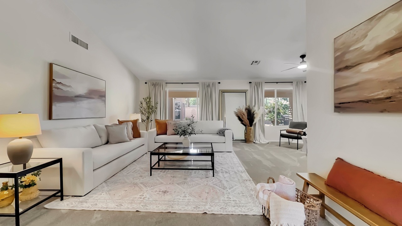 Photo of Livingroom in Oakwood