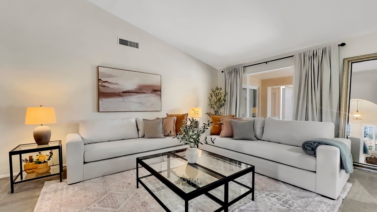 Photo of Livingroom in Oakwood