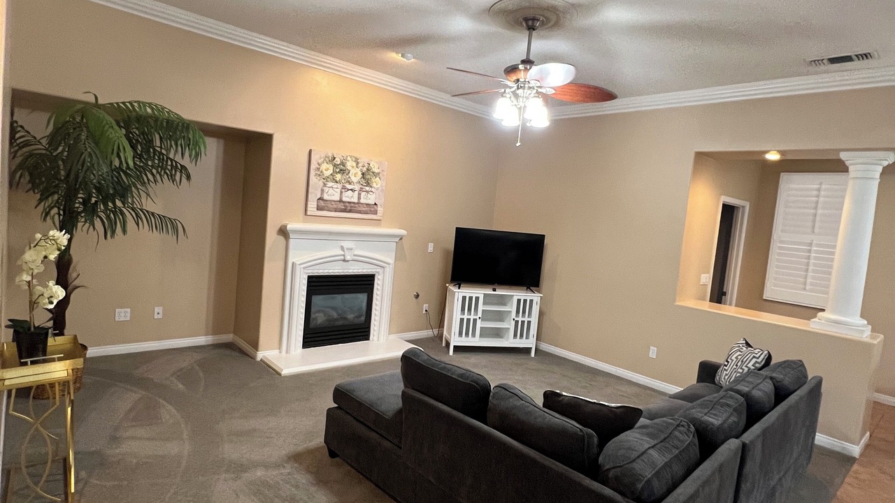 Photo of Livingroom in Pumpkin Center