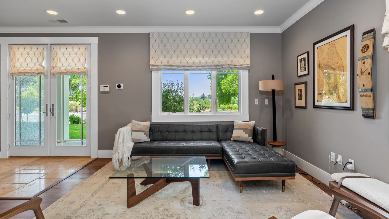 Photo of Livingroom in Napa