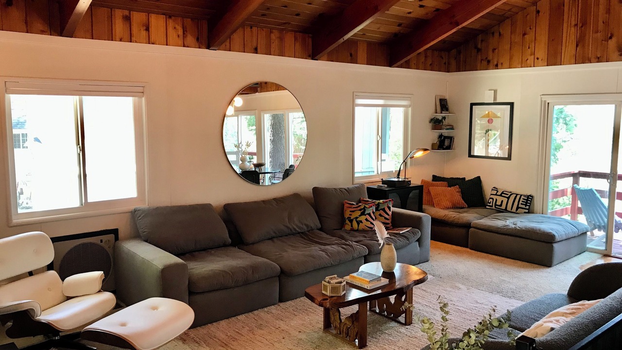 Photo of Livingroom in Crestline
