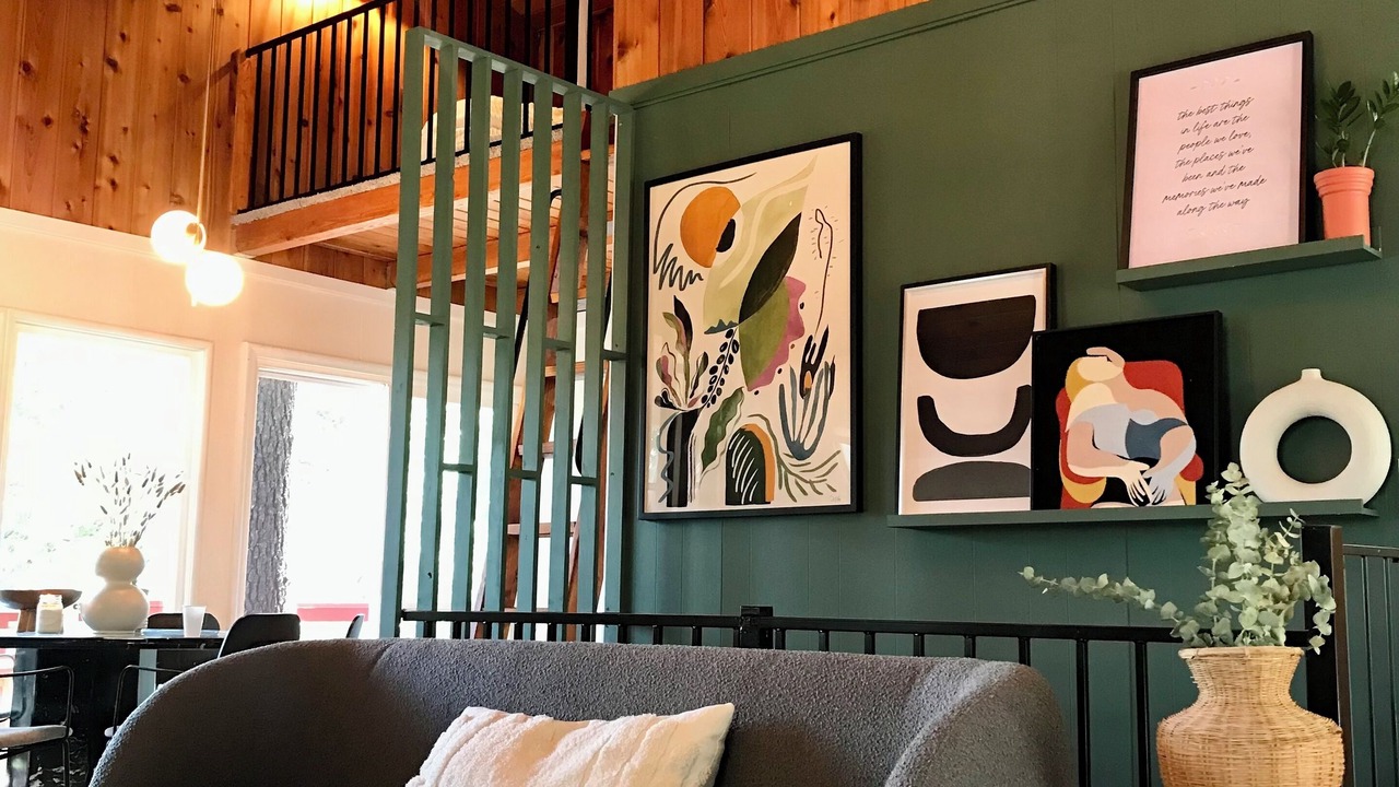 Photo of Livingroom in Crestline
