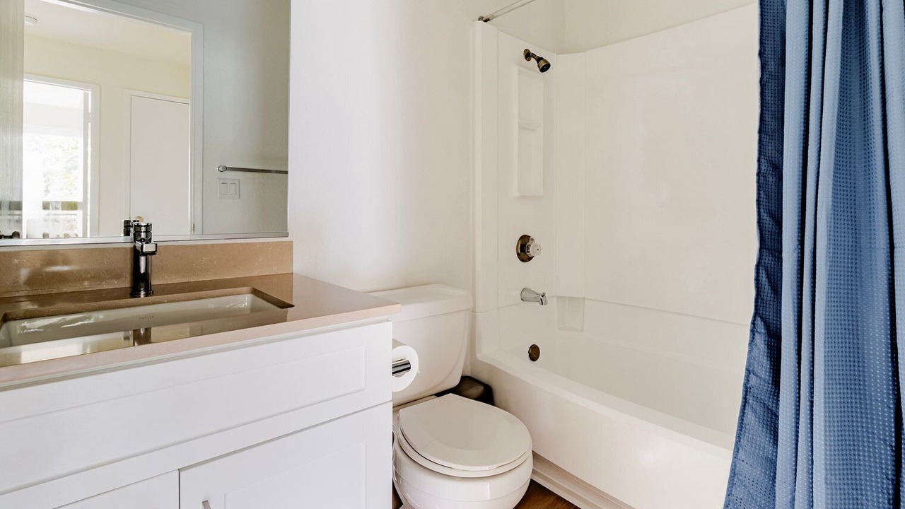 Photo of Bathroom in Shoreline West