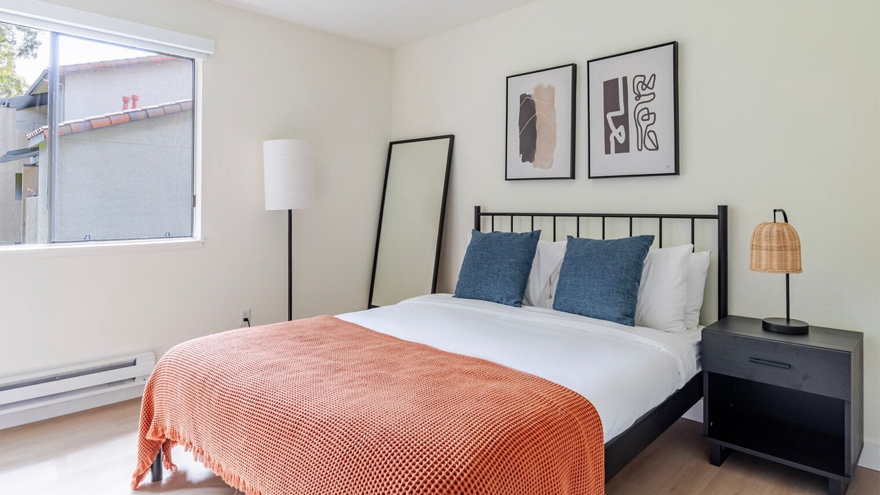 Photo of Bedroom in Shoreline West