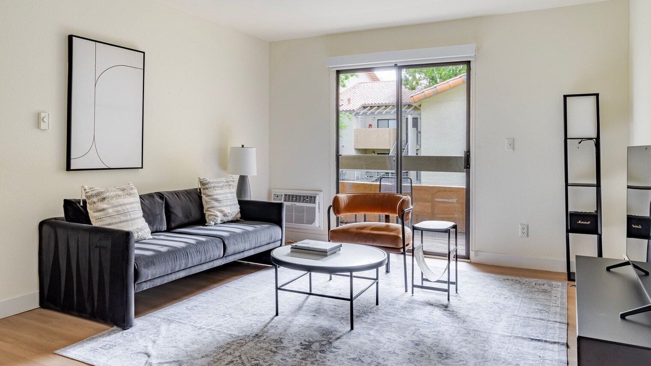 Photo of Livingroom in Shoreline West
