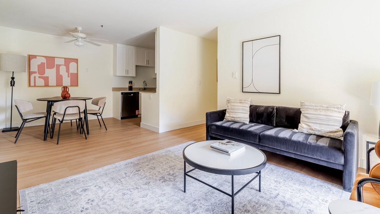 Photo of Livingroom in Shoreline West