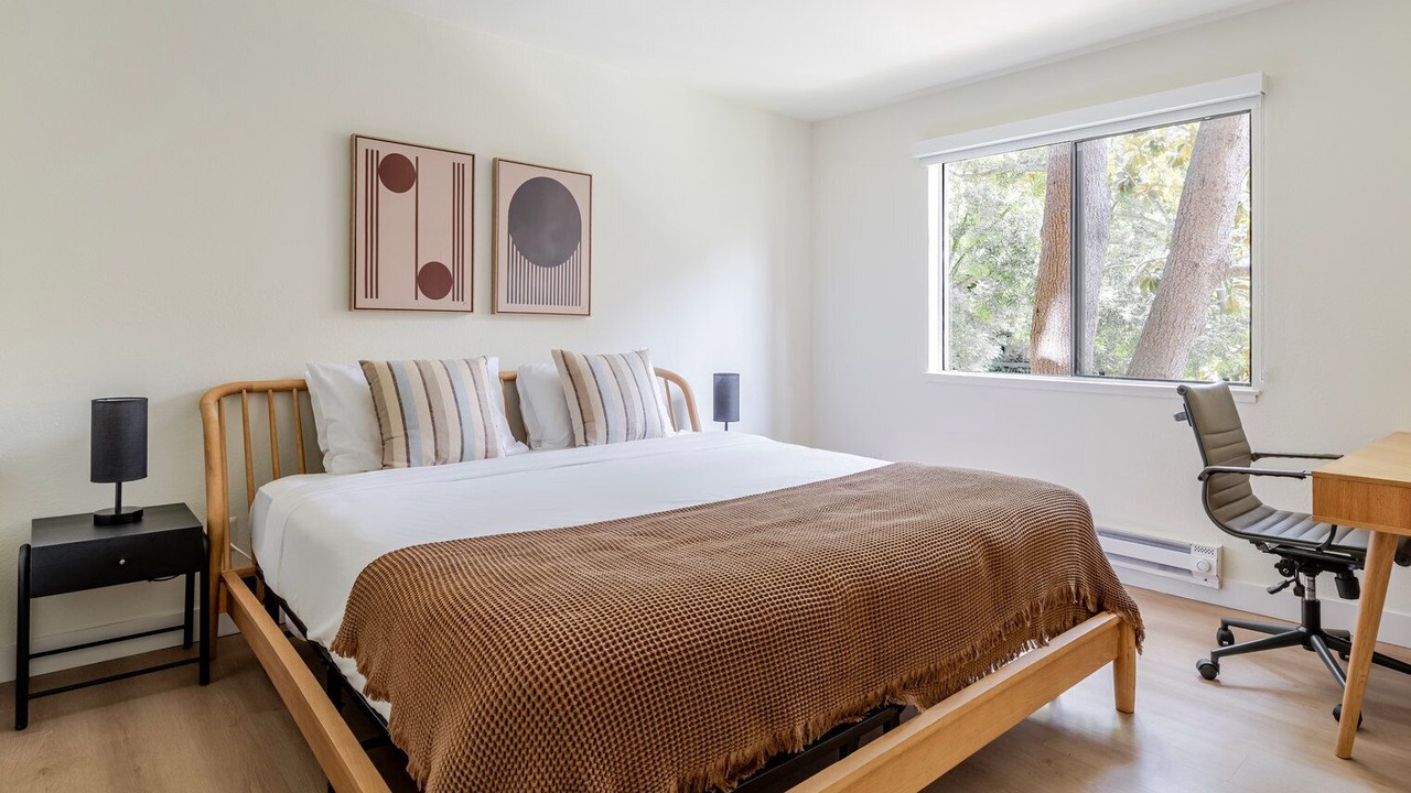 Photo of Bedroom in Shoreline West