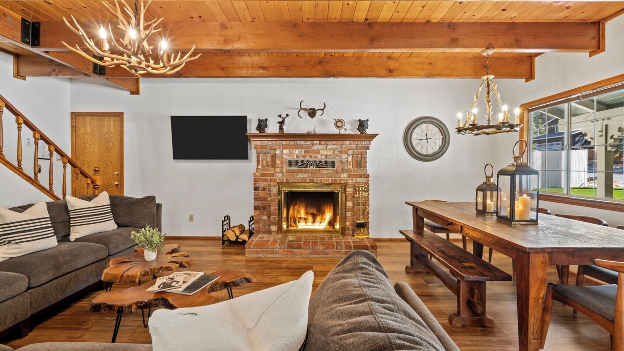 Photo of Livingroom in Fox Farm