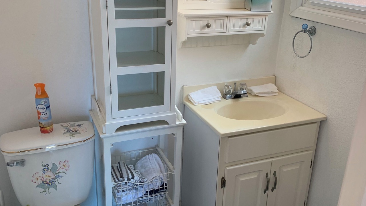 Photo of Bathroom in Belmont Shore