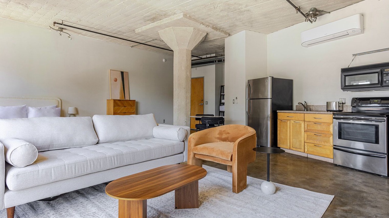 Photo of Livingroom in Hollywood
