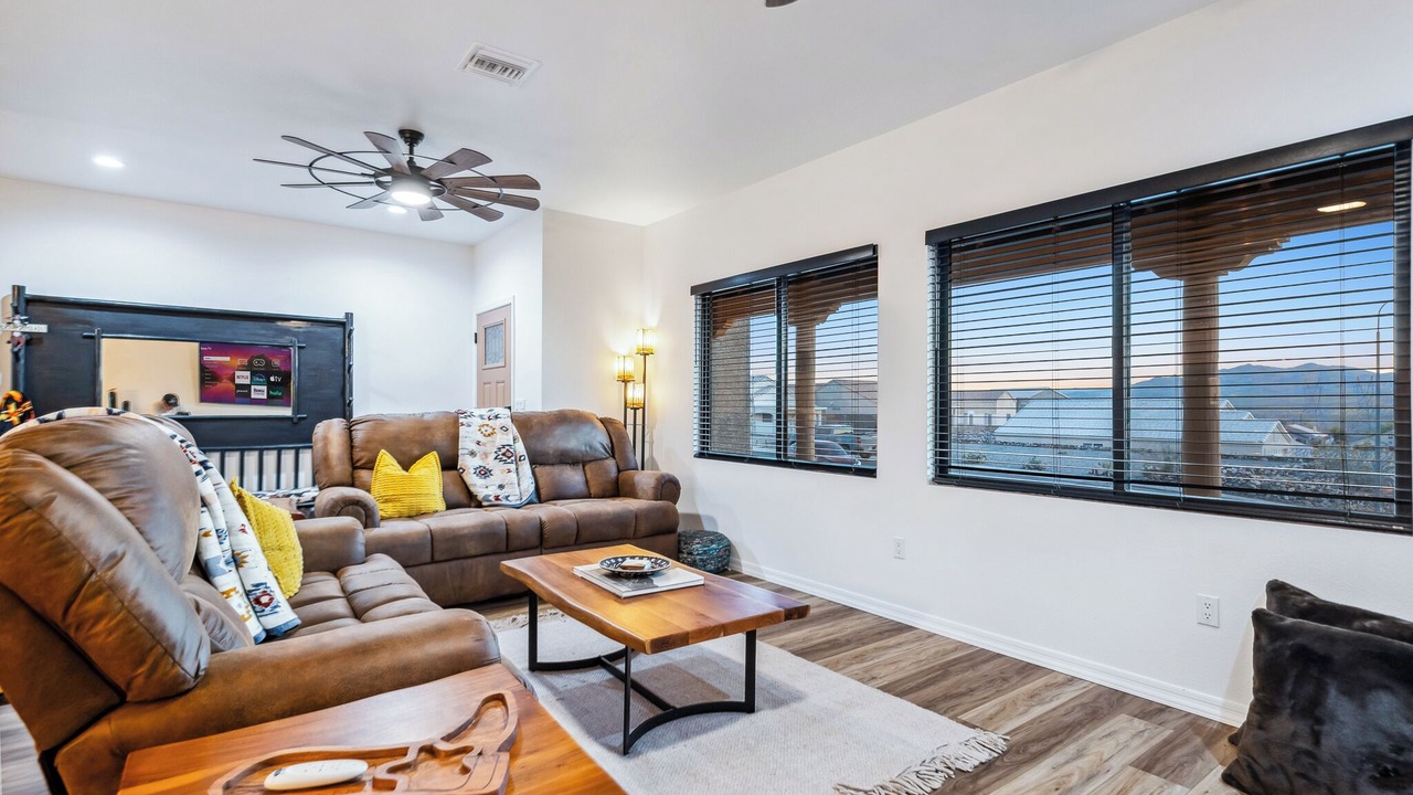 Photo of Livingroom in Sunridge Estates