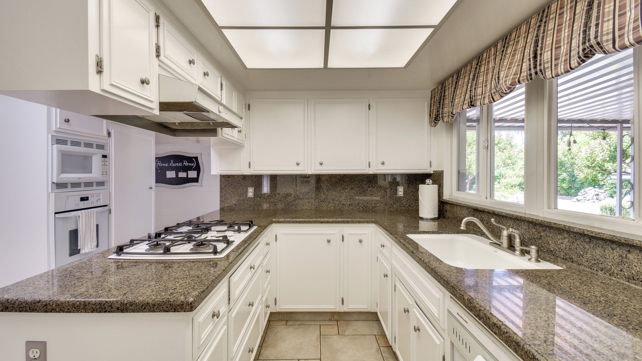 Photo of Kitchen in Roosevelt