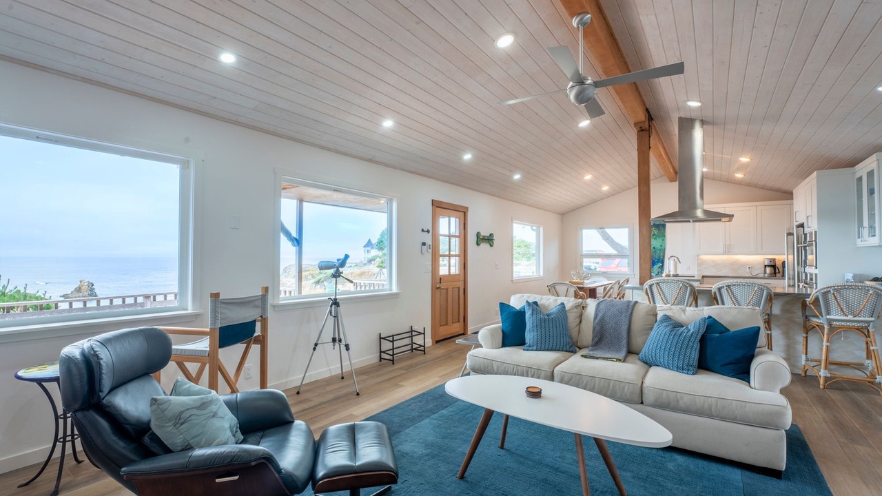 Photo of Livingroom in Fort Bragg
