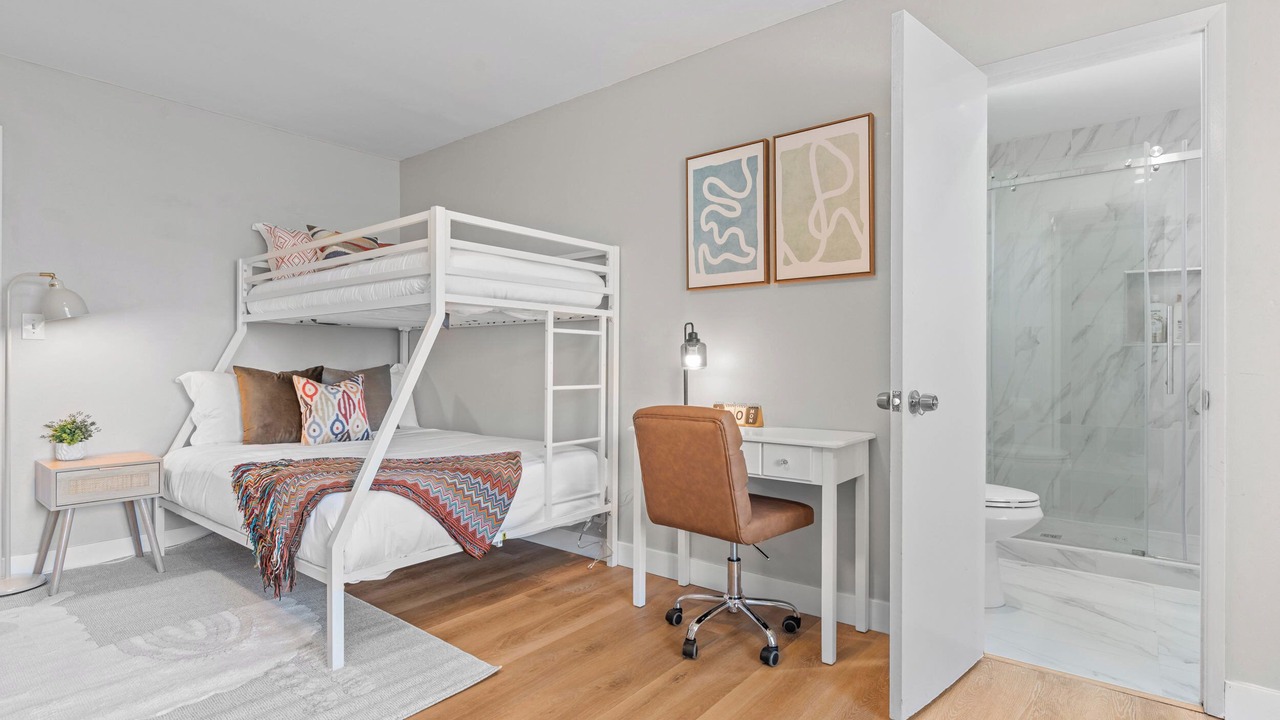 Photo of Bedroom in Midway City