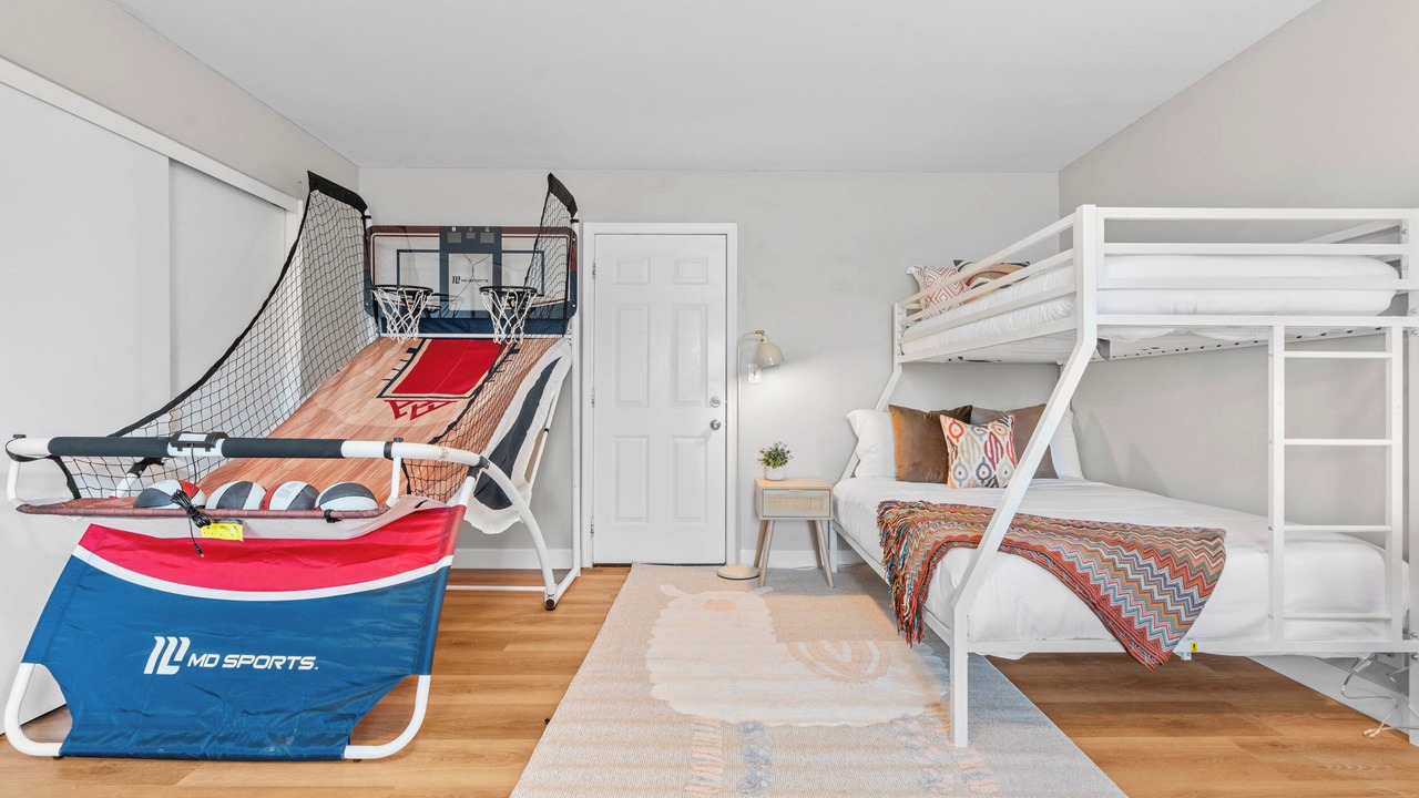 Photo of Bedroom in Midway City