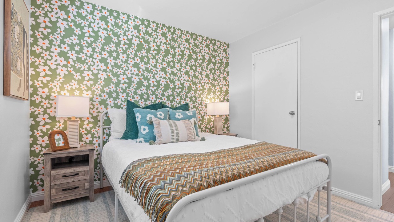 Photo of Bedroom in Midway City