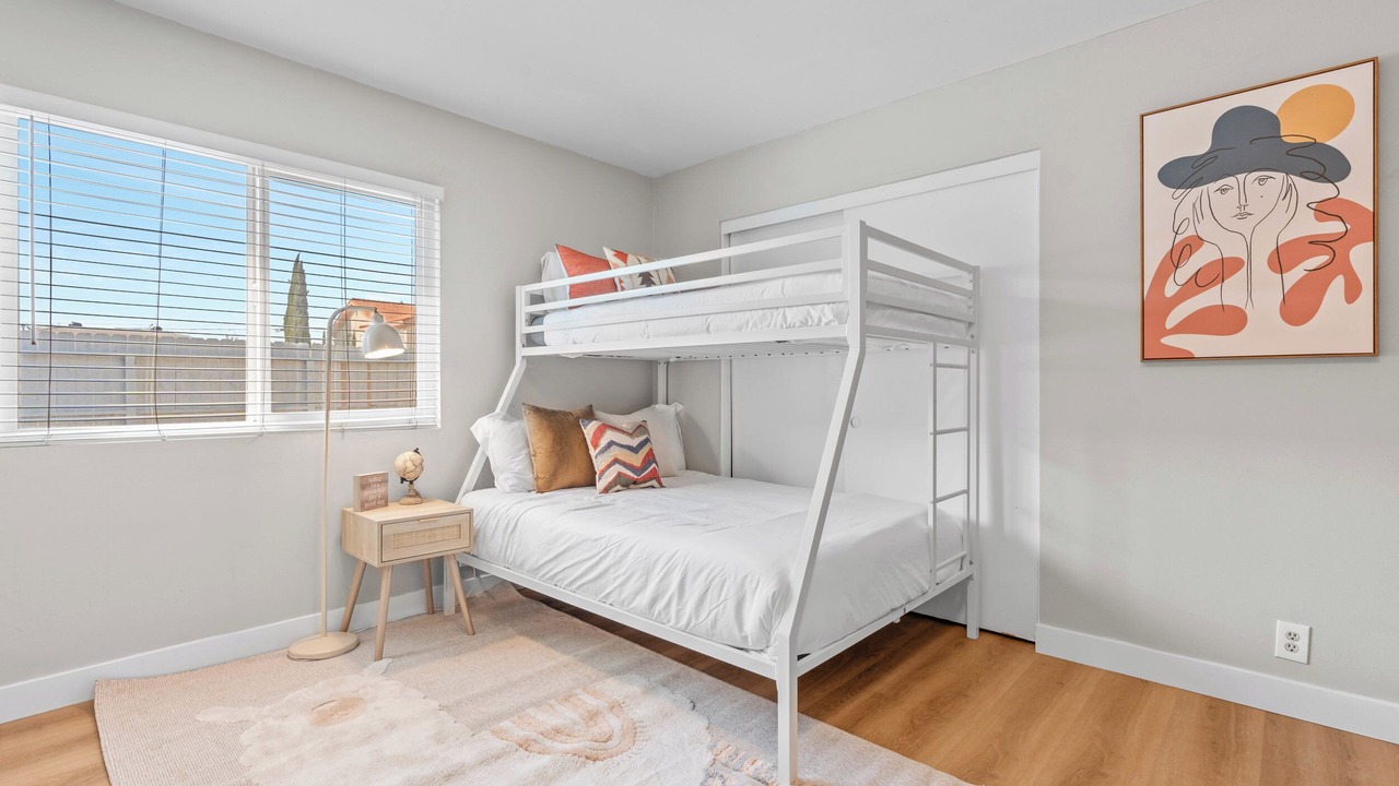 Photo of Bedroom in Midway City