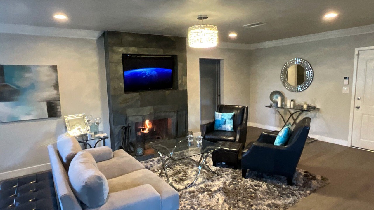 Photo of Livingroom in The Plaza