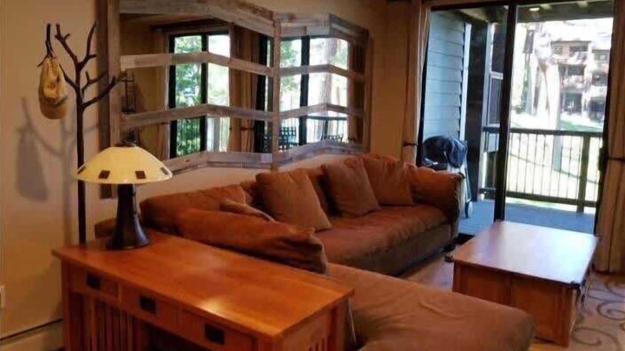 Photo of Livingroom in Brockway