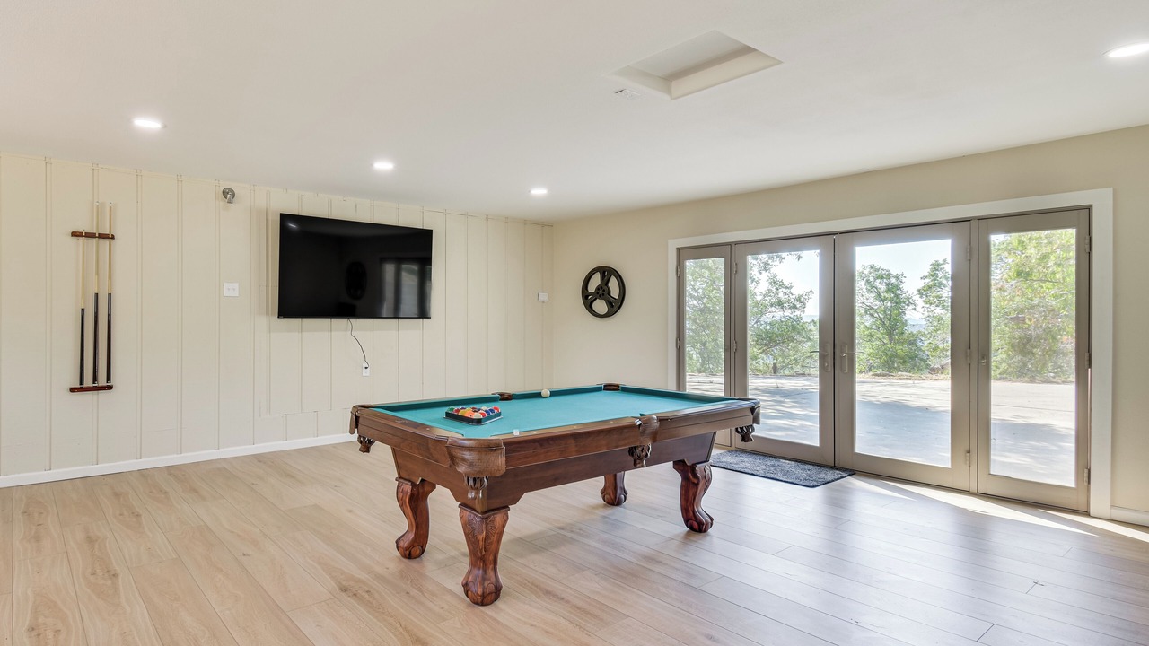 Photo of Bedroom in Yosemite Lakes